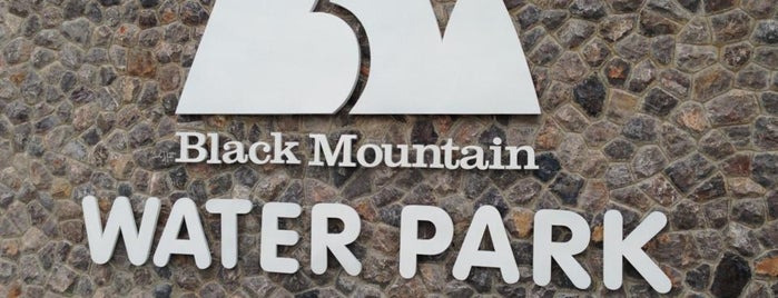 Black Mountain Waterpark is one of Хуахин.