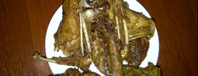 Bebek Goreng H. Slamet is one of Indonesia's Cuisine.