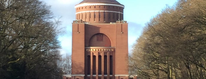 Planetarium Hamburg is one of Hambursch.