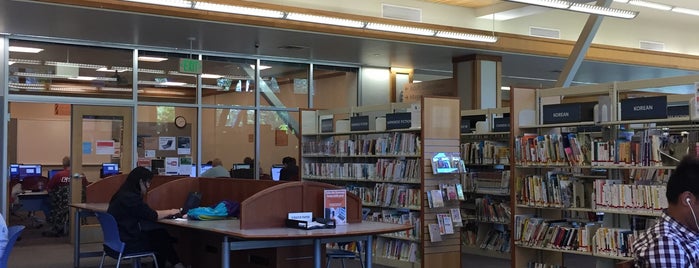 Millbrae Library is one of Edwinaさんのお気に入りスポット.