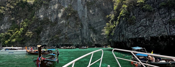 Koh Phi Phi Lei is one of Thailand.