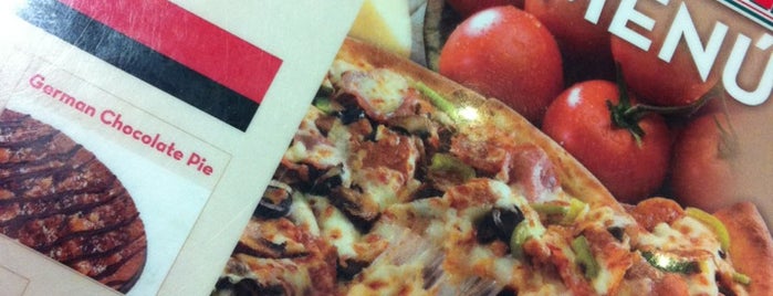 Papa John's is one of Julio D.さんのお気に入りスポット.