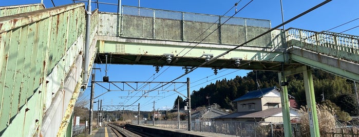 Hyūga Station is one of 総武本線.