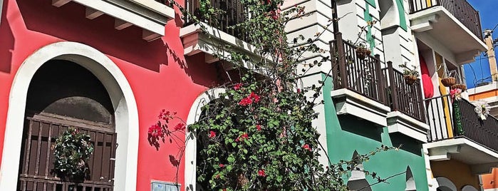 Calle Sol is one of Tempat yang Disukai Cristina.