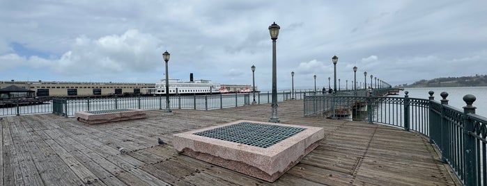 Pier 7 is one of Guta : понравившиеся места.