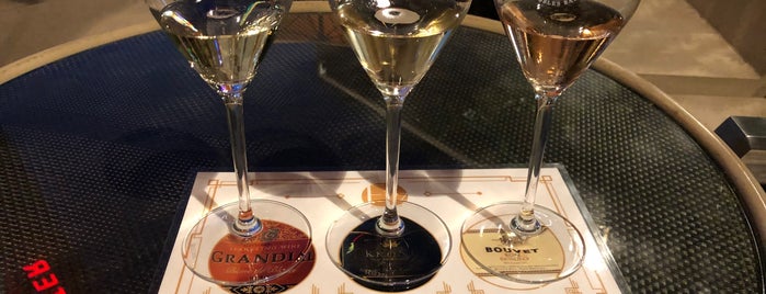 Fizz Champagne & Bubbles Bar is one of Lugares favoritos de Jason.