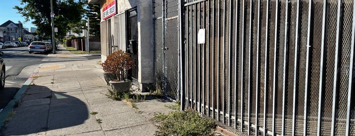 Lucky Spot Liquors is one of Byron’s Liked Places.