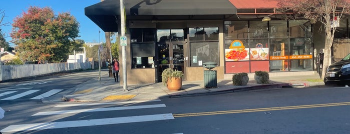 Peet's Coffee & Tea is one of Oakland Cafés.