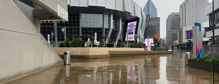 Golden 1 Center is one of Lilyさんのお気に入りスポット.
