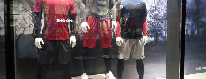 Nike is one of Locais curtidos por Павел.