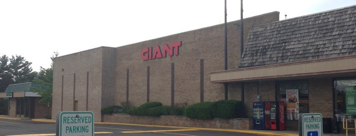 Giant Supermarket is one of Orte, die Matt gefallen.