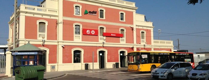 RENFE Blanes is one of Locais curtidos por Lidia.