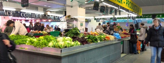 Marché de Puteaux is one of Locais curtidos por Ale.