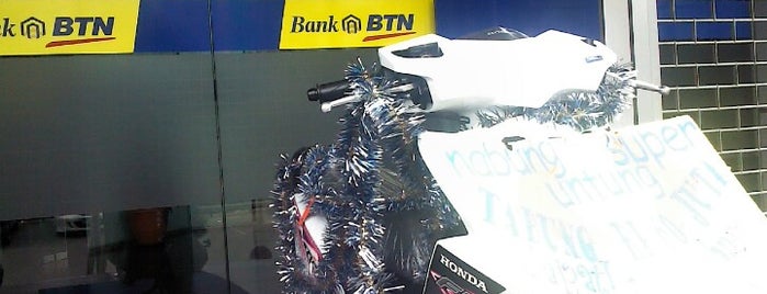 BTN Syariah is one of Batam Banks.