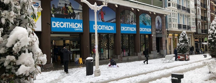 Decathlon Capitol is one of Lugares habituales.