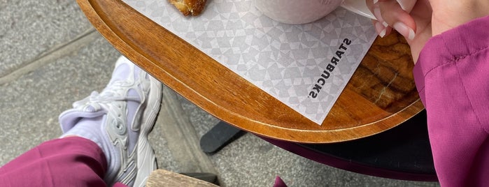 Starbucks is one of Mariam 님이 좋아한 장소.