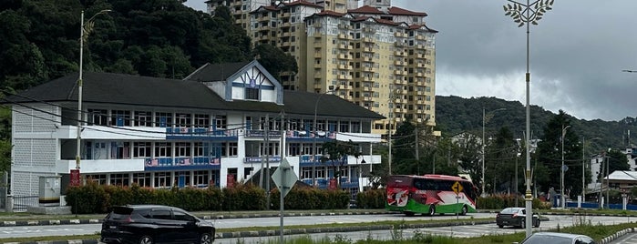 Strawberry Park Resort is one of { overseas • cameron highland }.