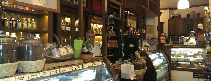 Antre Gourmet Shop is one of Merveさんの保存済みスポット.