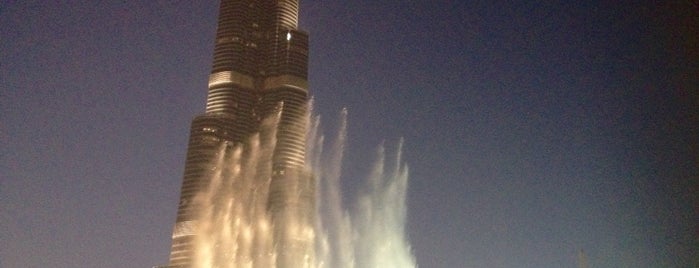 The Dubai Fountain is one of Lieux qui ont plu à Agneishca.
