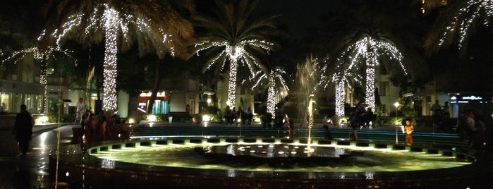 Dubai Marina Walk is one of Lugares favoritos de Agneishca.