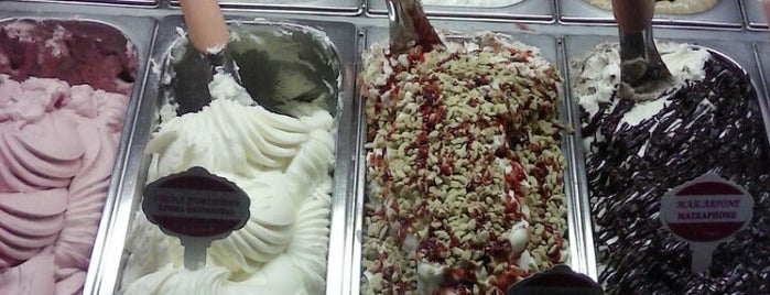 Gelati e Amore Ιταλός is one of Summer In The City.