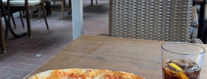 Pizzeria Viva is one of Grad Zagreb i Zagrebačka • Restorani/Kafići.