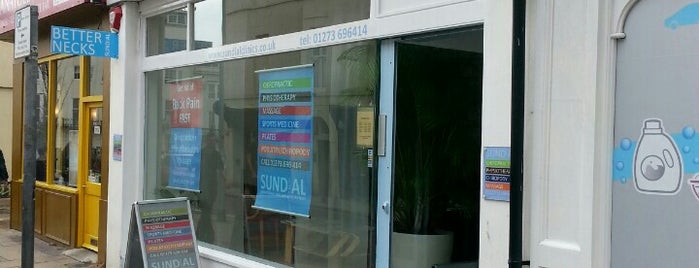 Sundial Clinic is one of สถานที่ที่ Jon ถูกใจ.