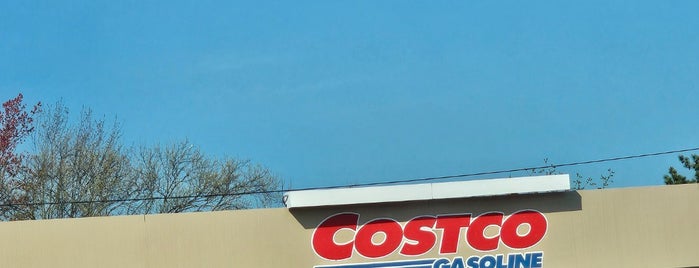 Costco Gasoline is one of Tempat yang Disukai BECKY.