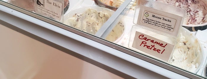 Falls Creamery is one of Lugares favoritos de BECKY.