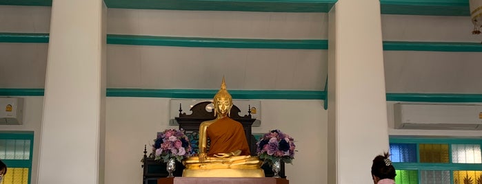Wat Suthat Thepwararam is one of Bangkok.