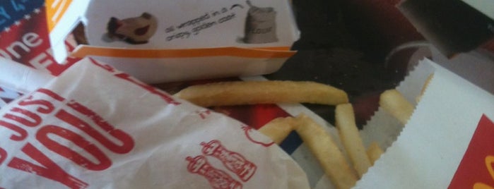 McDonald's is one of Lugares favoritos de Zachary.