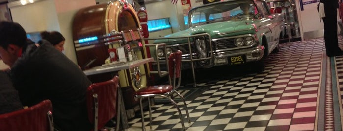 Lori's Diner is one of SFO.