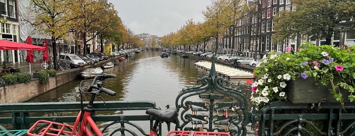 Keizersgracht/Leidsegracht is one of Amsterdam Best: Sights & shops.