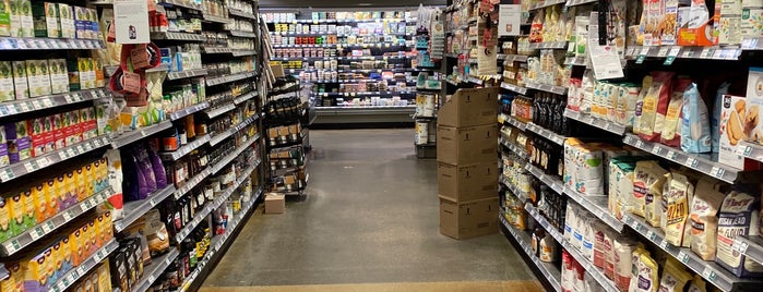 Whole Foods Market is one of Usaj’s Liked Places.