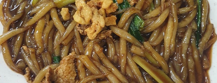 Restaurant Sun Tuck Kee 新德记炒粉小食店 is one of Ipoh Hitlist.