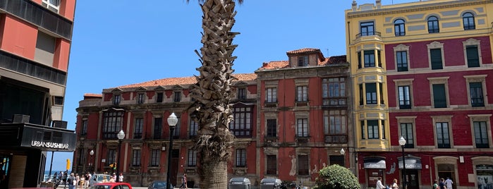 Plaza San Agustín is one of Mis lugares imprescindibles de Gijón.
