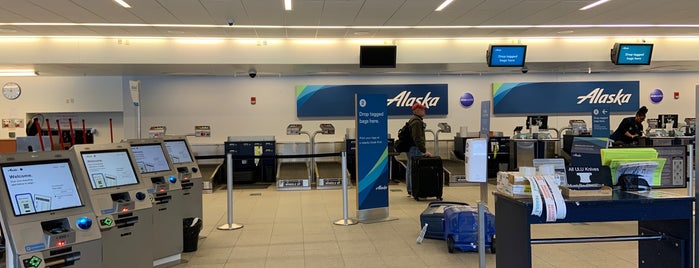 Fairbanks International Airport (FAI) is one of Lieux qui ont plu à Mary.