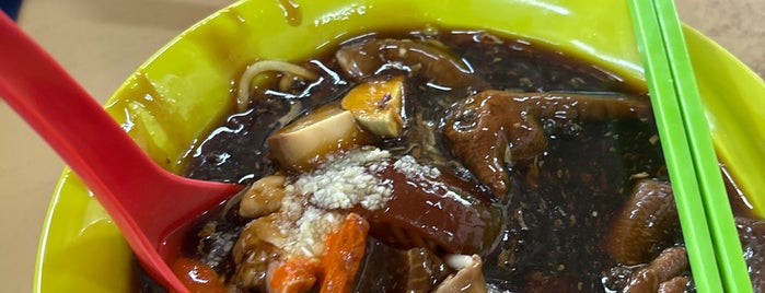 Ah Khoon Loh Mee (亚坤卤面) is one of Penang Must See Eat Do.