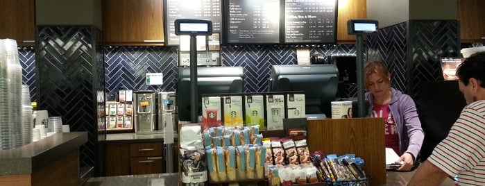 Starbucks is one of Lugares favoritos de Raul.