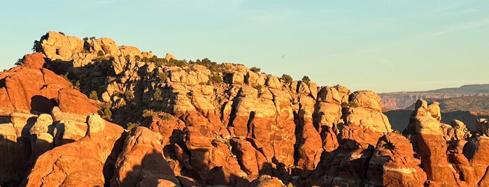 Fiery Furnace Viewpoint is one of Collaborative Photo Spots + Food.