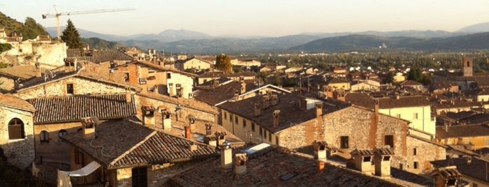 Gubbio is one of Spots with a View.