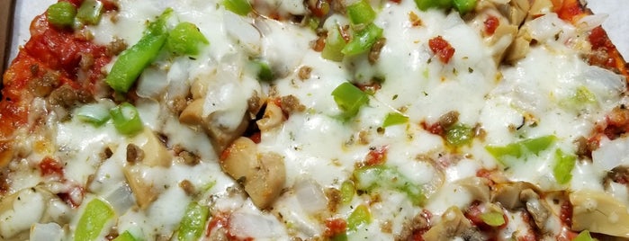Sir Pizza is one of The 15 Best Places for Grilled Chicken Salad in Nashville.