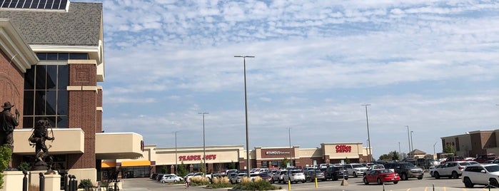 SouthPointe Pavilions is one of Shopping.