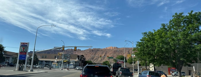 City of Moab is one of Hikes.