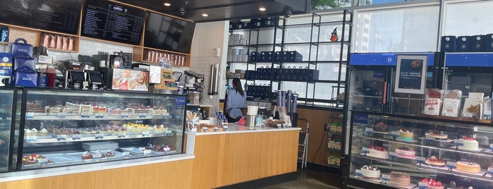 Paris Baguette is one of Osamah's Saved Places.