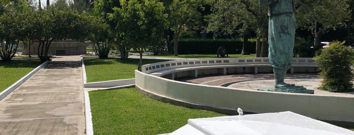 Plazuela Vallarta is one of Esculturas & Monumentos @ GDL.