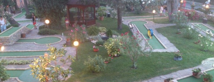 Oleander Mini Golf is one of Lugares favoritos de Anastasiya.