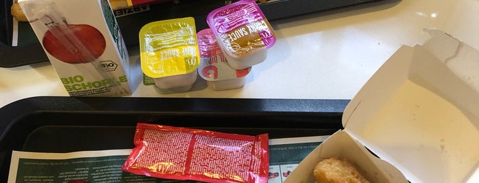 McDonald's is one of Arzuさんのお気に入りスポット.