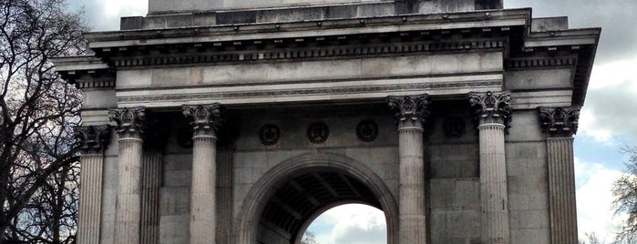 Wellington Arch is one of London.