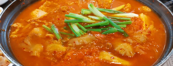 Nak Won Korean BBQ is one of Orte, die William gefallen.